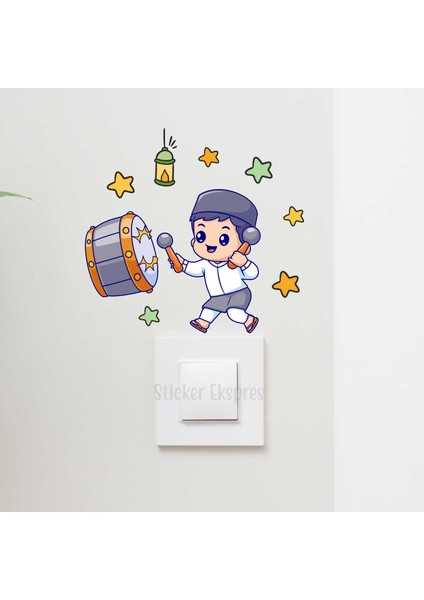Davul Çalan Erkek Çocuk ve Yıldızlar R11 Ramazan Priz Üstü Sticker Cam Duvar Sticker