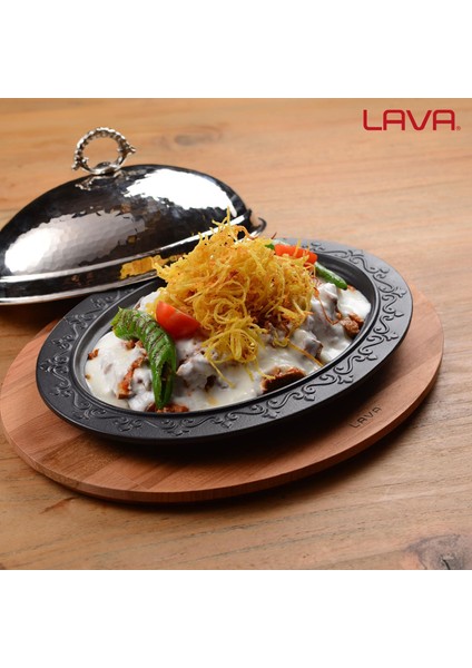 Döküm Oval Döner, Kebap Tabağı ve Bakır Dövme Kapağı, Ahşap Altlıklı. Ölçü 32X23CM.
