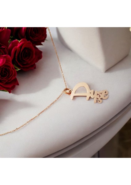 Kişiye Özel İsim Kesimli 14 Ayar Altın Plakalı Zarif Kolye