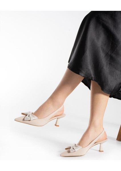 Kadın Stiletto Arkası Açık Fiyonk Taş Detaylı Topuklu Ayakkabı Finda Bej fırsatları
