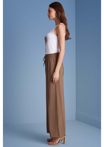 Kolsuz Beyaz Örme T-Shirt fırsatları