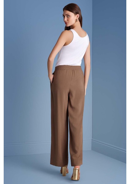 Kolsuz Beyaz Örme T-Shirt indirimleri