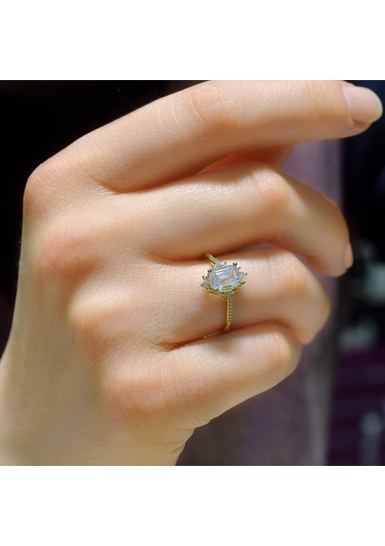 Lotus Çiçeği Baget Altın Tektaş Yüzük