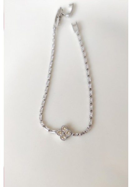 Küçük Baget Taşlı Yonca Model Su Yolu Bileklik fırsatları