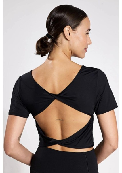 One Dri-Fit Twist Kadın Siyah Crop T-Shirt fiyatları