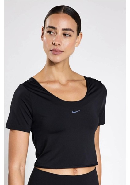 One Dri-Fit Twist Kadın Siyah Crop T-Shirt modelleri