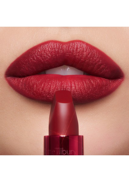 Hollywood Beauty Icon Matte Cinematic Red Lipstick modelleri