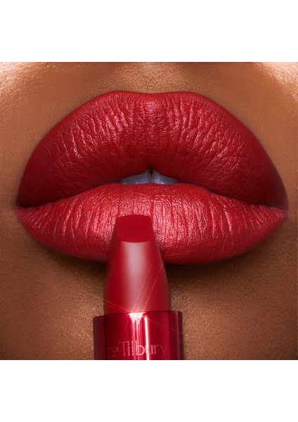 Hollywood Beauty Icon Matte Cinematic Red Lipstick fırsatları