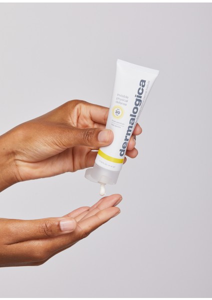 Invisible Physical Defense SPF30 Nemlendirici Yüz Kremi 50 ml