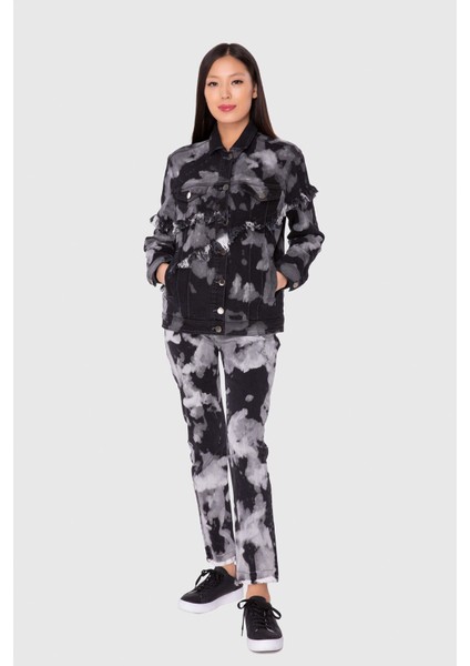 Jakronlu ve Kontrast Batik Yıkamalı Jean Ceket