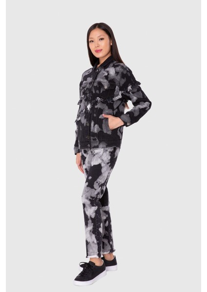 Jakronlu ve Kontrast Batik Yıkamalı Jean Ceket fiyatları