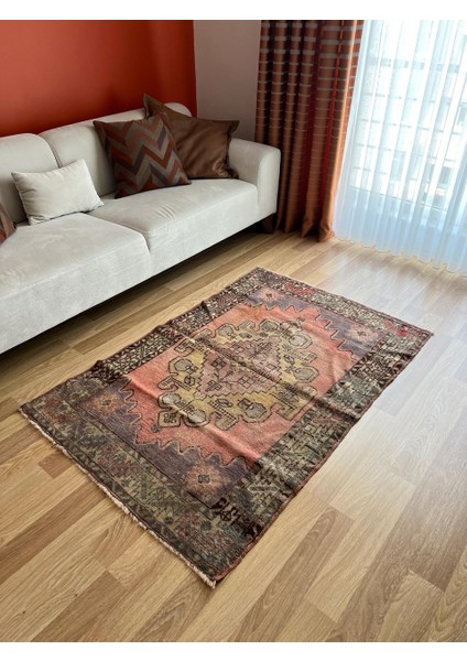 106 x 162 cm Küçük Vintage Türk Kilim, Benzersiz Motifli El Dokuma Yün Halı, Retro Tarzı Ev Dekoru modelleri