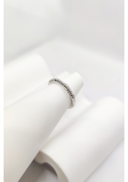 Zarif Minik Taşlı Oval Ayarlanabilir Yüzük modelleri