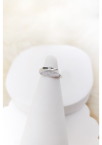 Taşlı Elips Model Yıldız Detaylı Ayarlanabilir Yüzük