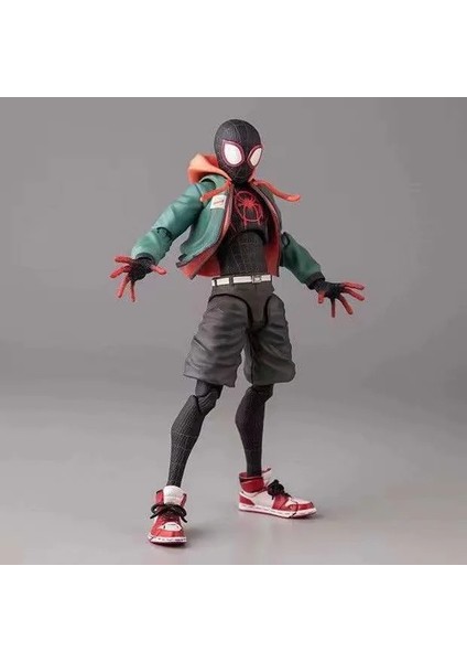 Miles Morales Örümcek Adam: Evden Uzakta (Yurt Dışından)