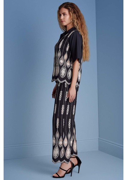 Geniş Paça Siyah Brodeli Pantolon modelleri