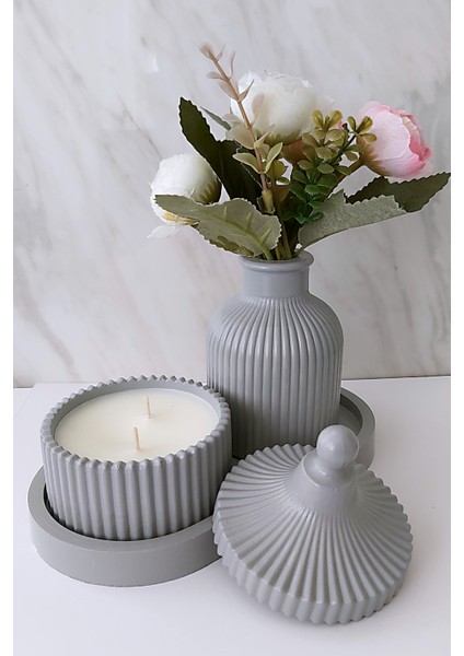 Açık Gri Minimalist Vazo, Oval Sunumluk Tepsi ve Şık Bir Kokulu Mum Dekorasyon Seti