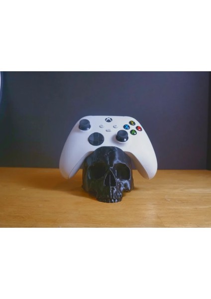Kafatası Temalı Gamepad Standı – Şık ve Gotik Tasarım