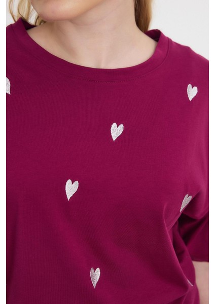 2150-11 Kalp Nakışlı Bisiklet Yaka Tişört Bordo fırsatları