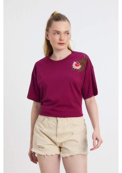 2150-21 Çiçek Nakışlı Tişört Bordo