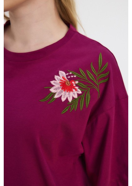 2150-21 Çiçek Nakışlı Tişört Bordo fırsatları