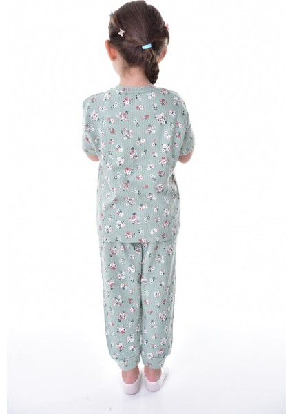 Kız Çocuk Yazlık Pamuklu Pijama Takımı – Çiçek Desenli, Kısa Kollu, Konforlu fiyatları