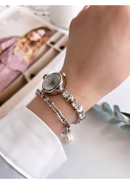 Özel Tasarım Vintage Seri Taşlı Kordon Model Kadın Kol Saati+Bileklik Hediyeli CL8745.C04 modelleri