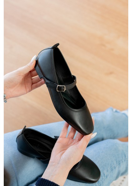 Latte Siyah ( 1 cm Topuklu ) Baretli Yuvarlık Burun Babet fiyatları