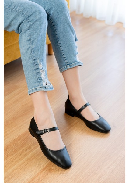 Latte Siyah ( 1 cm Topuklu ) Baretli Yuvarlık Burun Babet modelleri