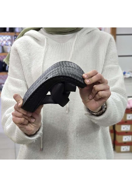 2120 Ultra Hafif Esnek Tabanlı Hakiki Deri Tam Anatomik Kadın Terlik - NKT02120-SIYAH-36 fiyatları