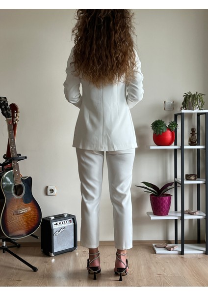 Beyaz Astarlı Blazer Ceket ve Kalem Pantolon Takım indirimleri