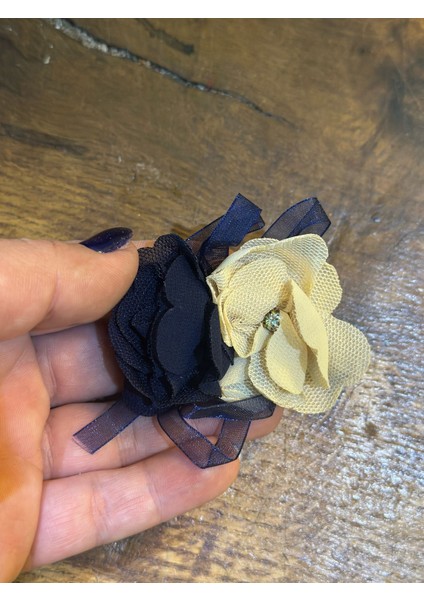 Krem Lacivert Broş Çiçekli Giyim Aksesuarı 6x5 cm modelleri