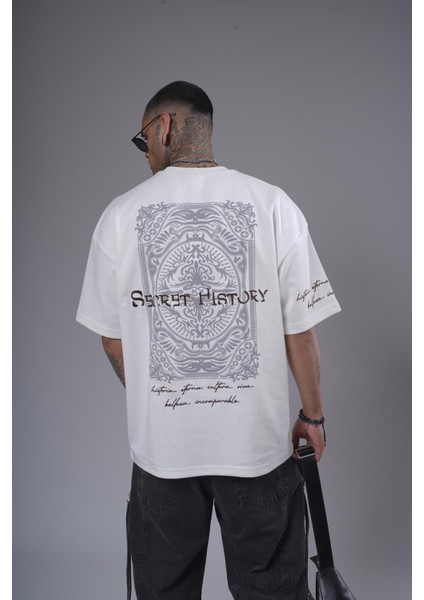Sırtı Baskılı Nakış Detaylı Oversize Kalıp Unisex Tişört