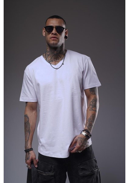 V Yaka Düz Basic Regular Kalıp Erkek Tişört fiyatları