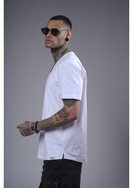 V Yaka Düz Basic Regular Kalıp Erkek Tişört fırsatları