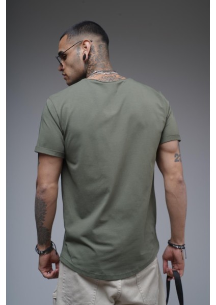 Pis Yaka Kolu Katlamalı Regular Kalıp Düz Basic Erkek Tişört indirimleri