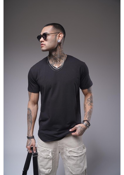 V Yaka Düz Basic Regular Kalıp Erkek Tişört