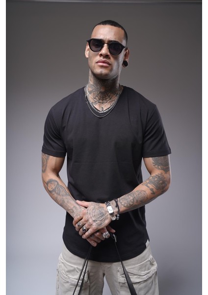 V Yaka Düz Basic Regular Kalıp Erkek Tişört fiyatları