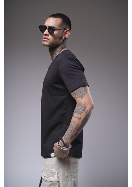 V Yaka Düz Basic Regular Kalıp Erkek Tişört fırsatları