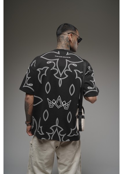 Bisiklet Yaka Desenli Oversize Kalıp Unisex Tişört
