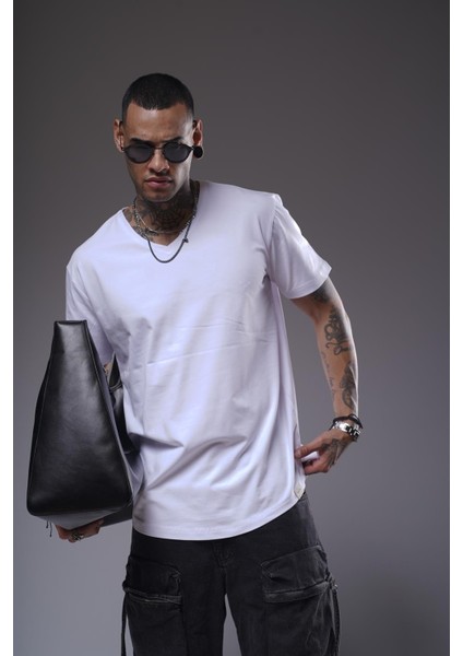 V Yaka Düz Basic Regular Kalıp Erkek Tişört modelleri