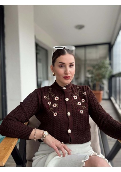 Vintage Zarafet - Nakış Detaylı Örgü Hırka modelleri