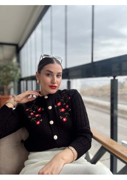 Vintage Zarafet - Nakış Detaylı Örgü Hırka fiyatları