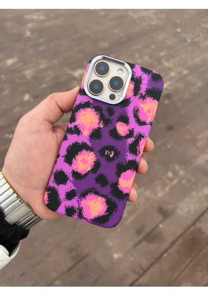 Apple iPhone 15 Karbonfiber Leopar Mor Telefon Kılıfı