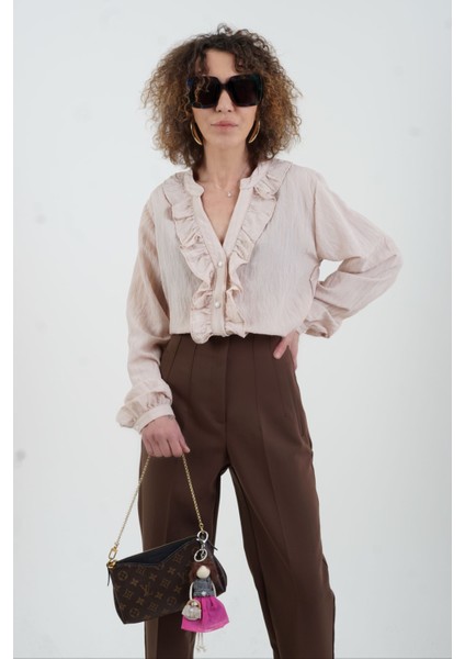 Bej Fırfırlı Gömlek