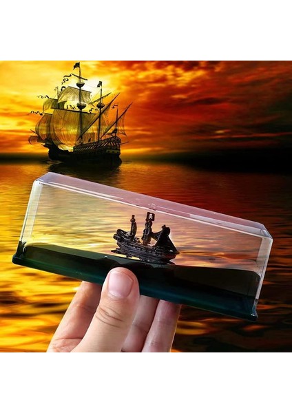 Dekoratif Batmayan Renkli Sulu Korsan Gemisi Figürlü Akvaryum Içinde