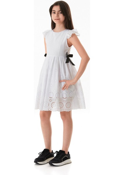 Yanları Fiyonk Detaylı Kız Çocuk Elbise
