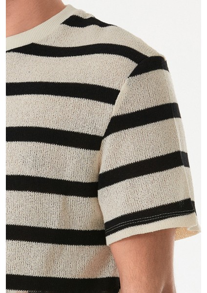 Çizgili Ajurlu Bisiklet Yaka Triko Tişört indirimleri