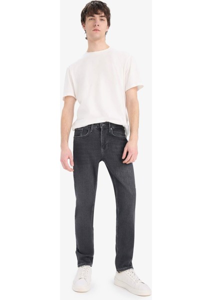 Slim Tapered Fit Dar Kalıp Normal Bel Daralan Paça Jean Pantolon E7033AX25SP