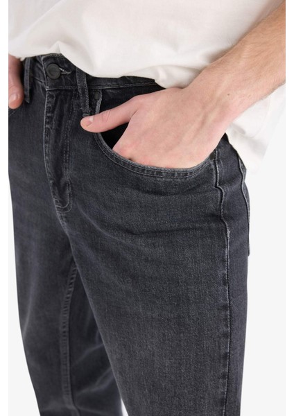 Slim Tapered Fit Dar Kalıp Normal Bel Daralan Paça Jean Pantolon E7033AX25SP